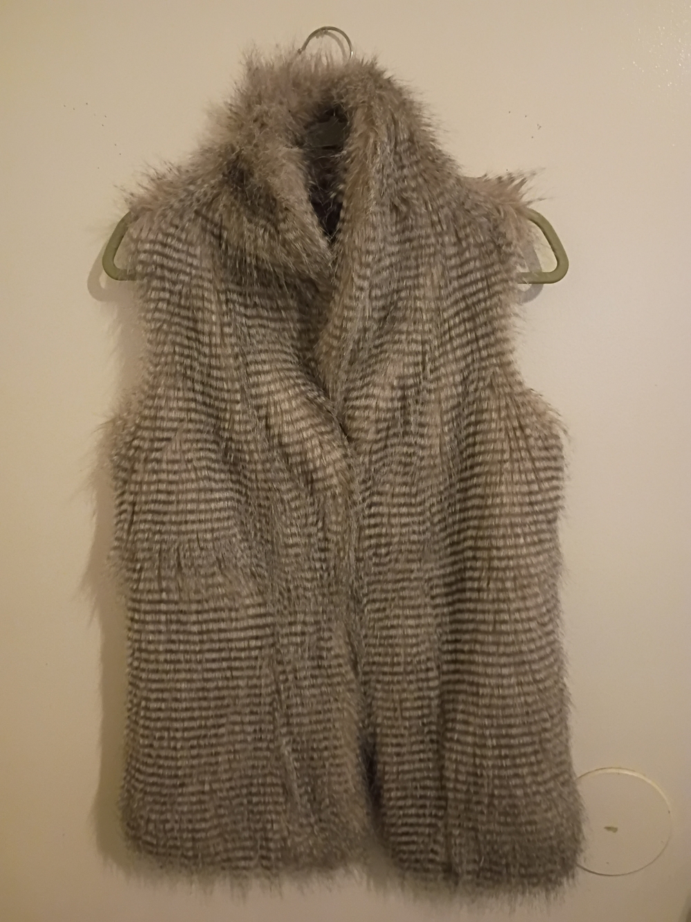 Live A Little Gray Faux Fur Vest‎ Sz M